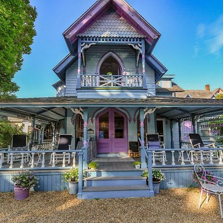 Narragansett House Bed & Breakfast Oak Bluffs Exterior photo