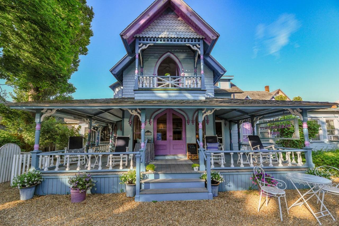 Narragansett House Bed & Breakfast Oak Bluffs Exterior photo