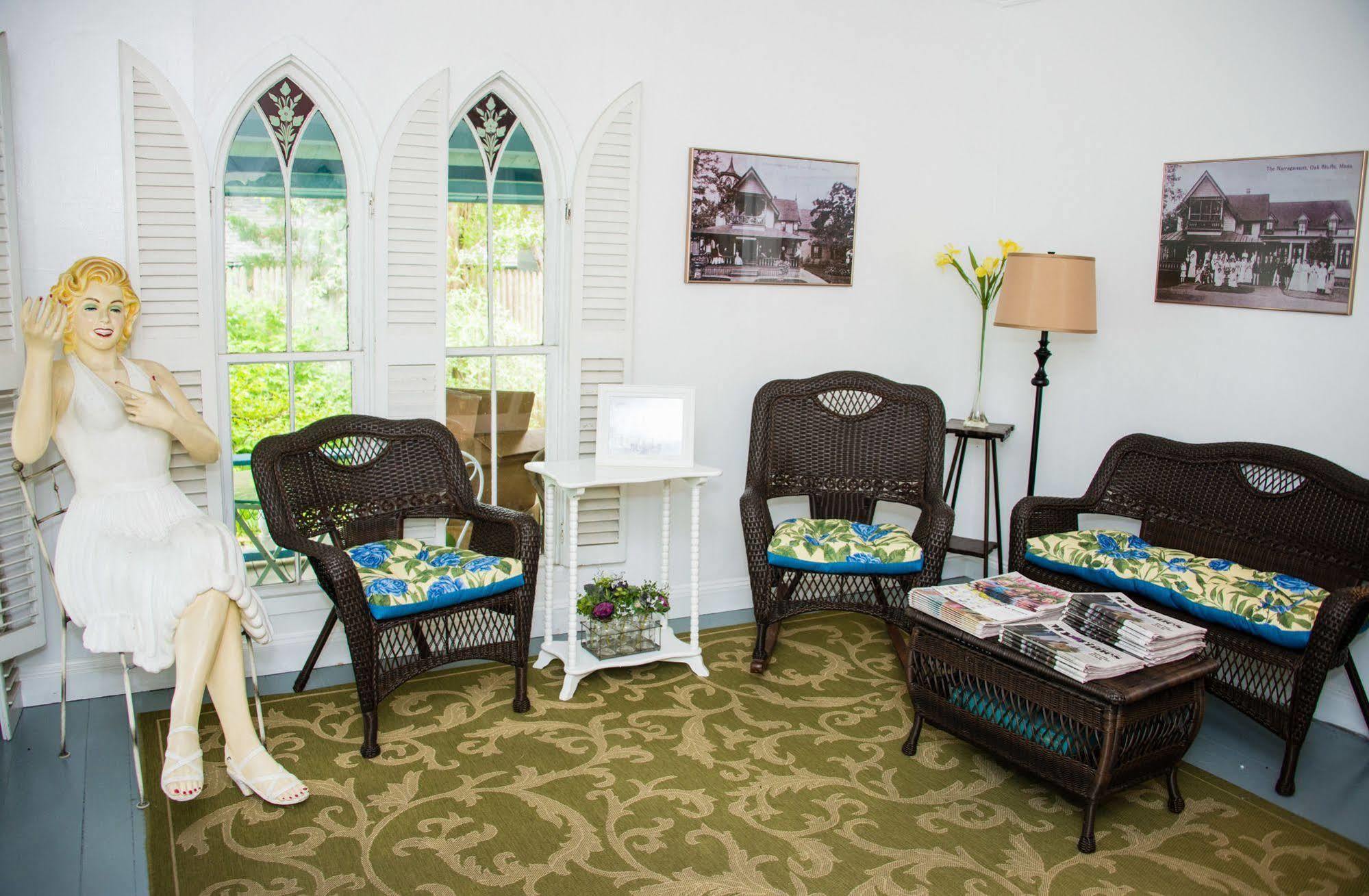 Narragansett House Bed & Breakfast Oak Bluffs Exterior photo